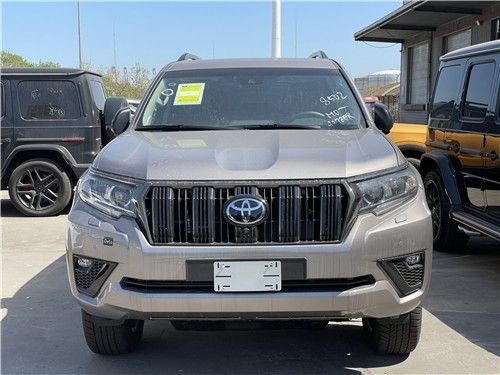 2022款丰田霸道2800四驱现车70万起热销