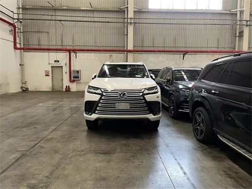 2022款中东版雷克萨斯LX600VIP四座270万
