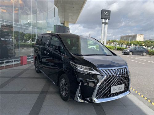 2022款雷克萨斯LM300h商务车随时提车