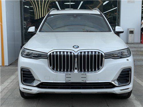 2022款平行进口宝马X7现车报价优惠多多