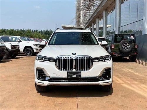 2022款宝马X7优雅灵动年底津港现车促销