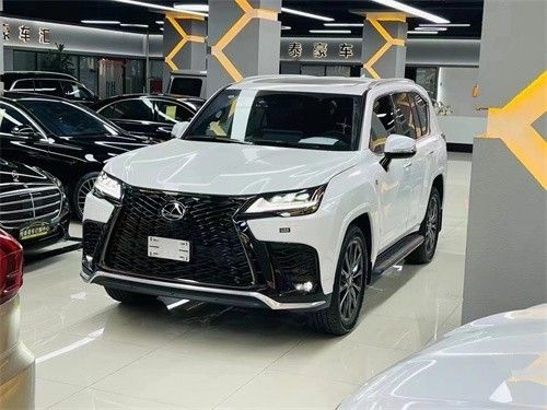 2022款雷克萨斯LX600黑红双拼内饰报价