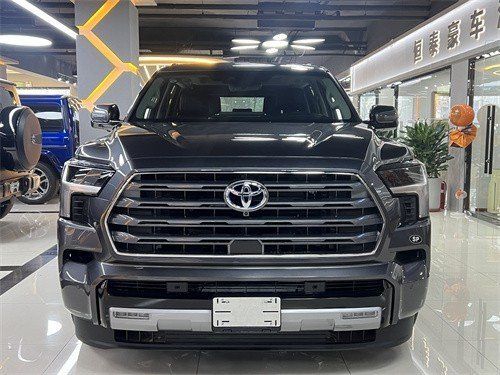 2023款丰田红杉SUV 首付20万新车开回家
