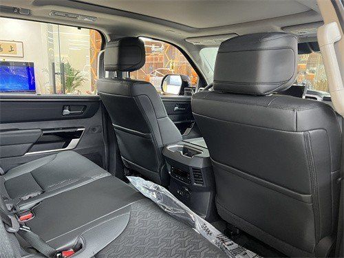 2023款丰田红杉3.5T混动版105万起钜惠