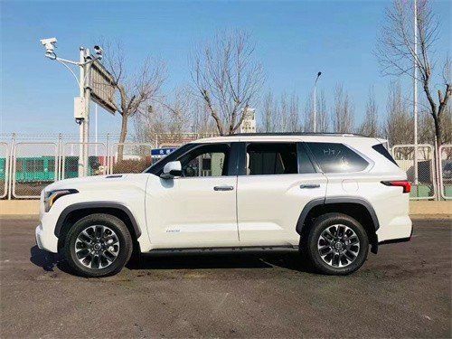 23款丰田红杉3.5T配置全 现车优惠促销