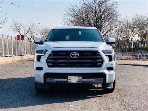 2023款丰田红杉 港口最新报价直降20万