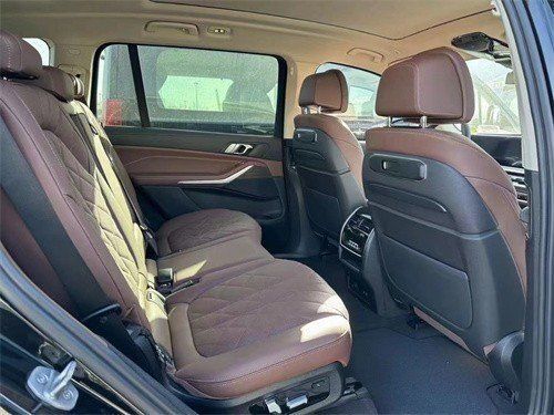 2023款平行进口宝马X7港口报价80余万