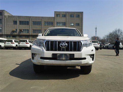 新款丰田霸道现车国六降价64万起可分期