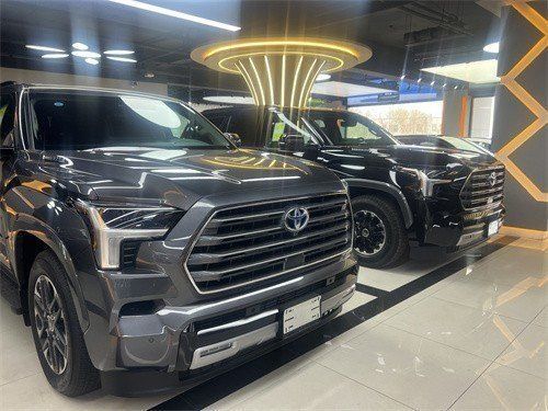 23款丰田红杉3.5T混动五款各配置报价