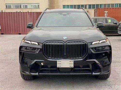 2023款美规加版宝马X7现车促销93万特惠