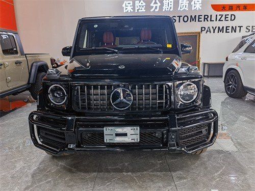 2023款奔驰G63祼车240万可分期首付30万