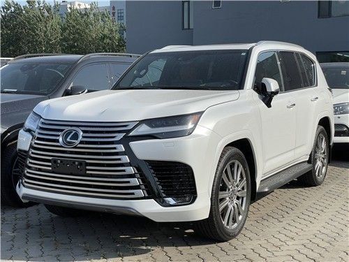 23款雷克萨斯LX600 港口现车优惠多多