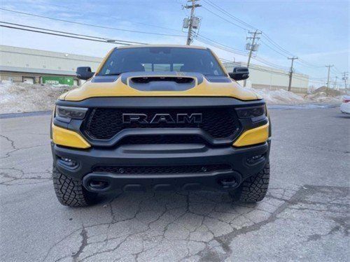 23款道奇霸王龙港口报价按揭30万开走