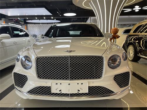 21款宾利添越V6油电混动落地不到300万