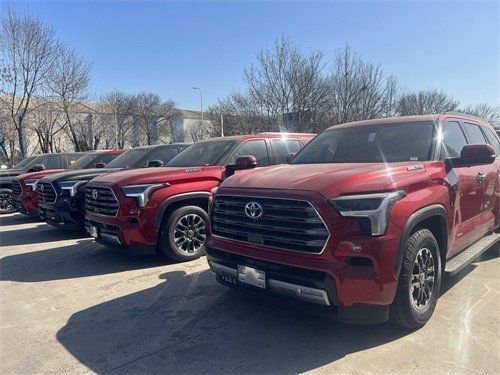 2023款丰田红杉3.5T颜色配置齐92万起