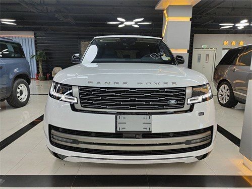 23款路虎揽胜 现车优惠促销首付30万起