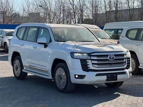 23款丰田酷路泽LC300排量4.0现车83万