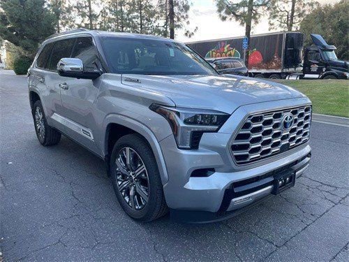 2023款丰田红杉3.5T现车优惠直降送好礼