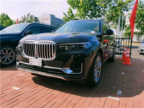 22款宝马X7 硬派大气 颜值极高现车价格
