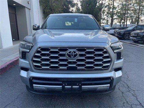 23款丰田红杉3.5T顶点版大钜惠 送好礼