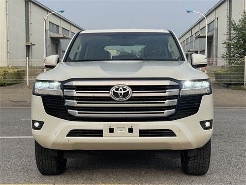 23款丰田酷路泽LC300排量3.5T售价88万