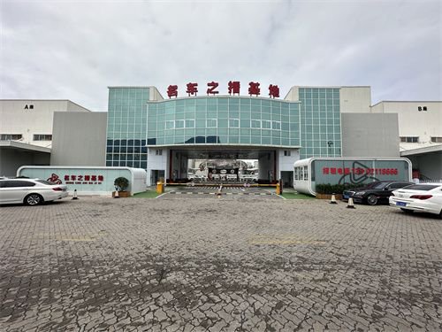 23款中东版丰田霸道4000 现车优惠升级