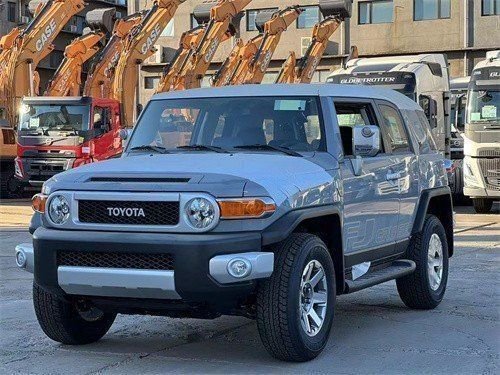 23款丰田FJ酷路泽4.0LV6现车手续齐50万