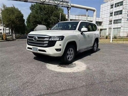 23款丰田酷路泽4.0L国六现车70余万起售