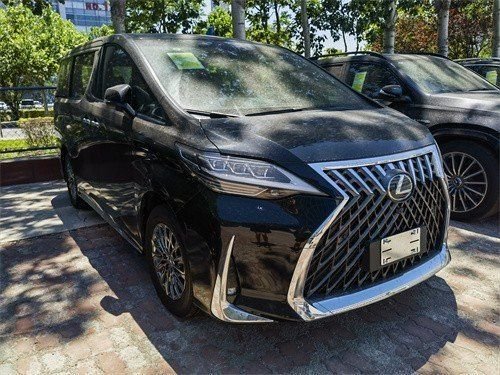 23款雷克萨斯LM300 全国分期首付40万