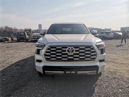 23款丰田红杉大量现车最新报价全国分期