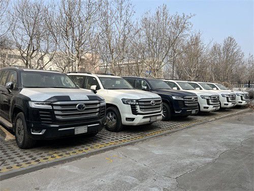 23款酷路泽LC300GR最顶配降价几十万