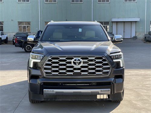 2023款丰田红杉天津港现车让利可办分期