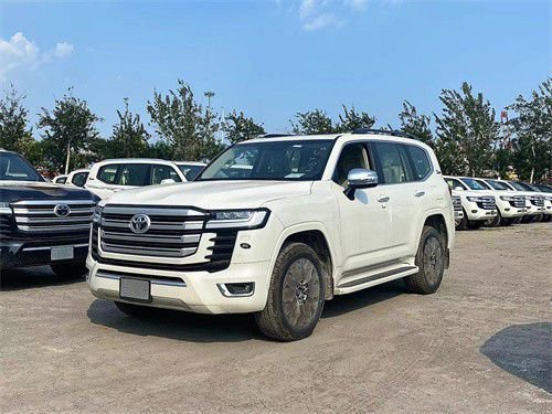 23款丰田酷路泽3500GXR天窗18轮 84万