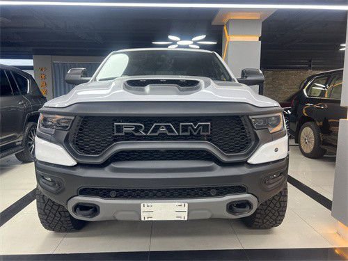 23款道奇霸王龙 猛兽出街现车82万起售