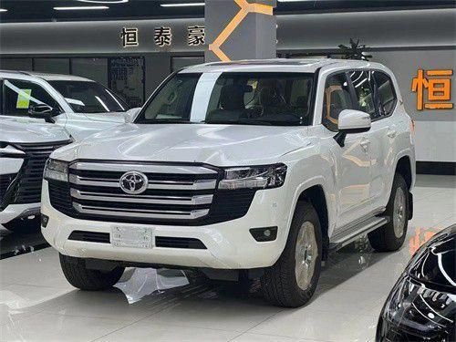 资金回笼23款标配3.5酷路泽81万