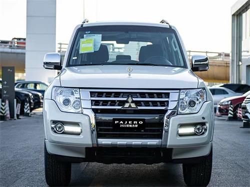 23款帕杰罗V93环保公开港口现车售29万起