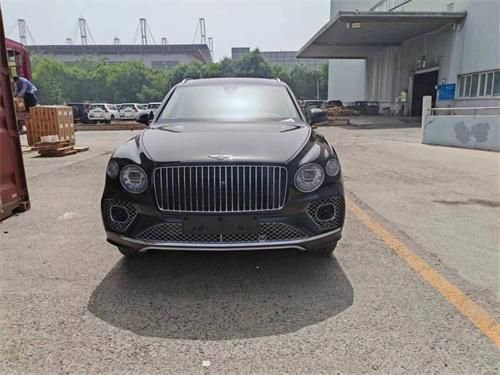 宾利添越4.0T长轴限量首发版双拼内饰