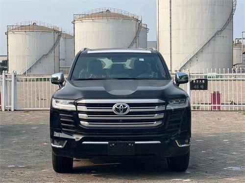 中东版兰德酷路泽LC300汽油3.5TT直销价