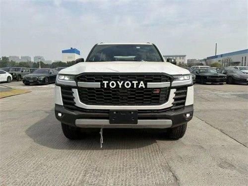 23款丰田酷路泽LC300中东版落地价优惠