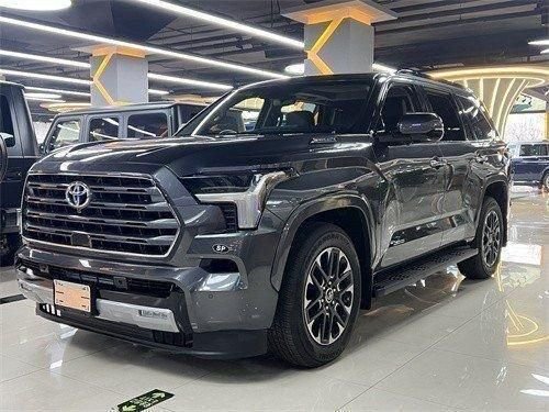 23款丰田红杉顶点版天津港最新成交价格