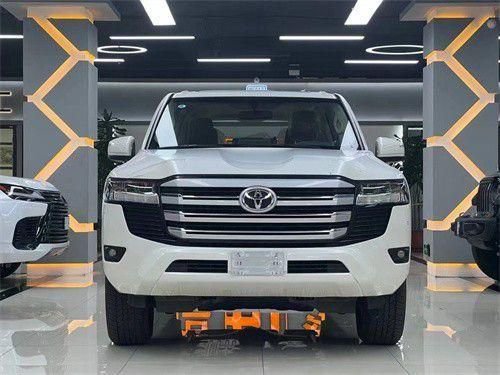 2023款丰田酷路泽4000中东版售70余万起