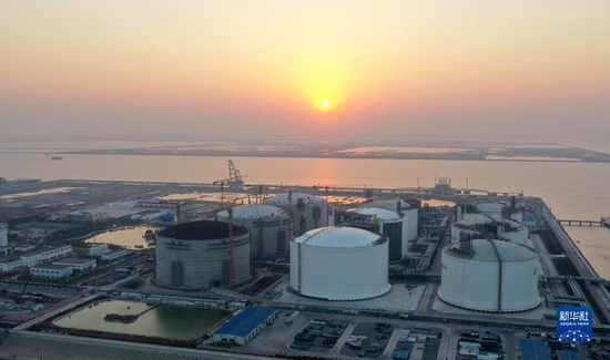 2022年10月19日拍摄的建设中的中石化天津液化天然气（LNG）接收站（无人机照片）。新华社记者 赵子硕 摄
