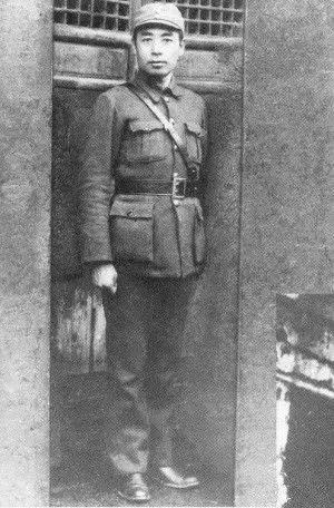 1939年,在天目山视察抗战的周恩来