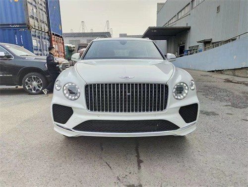 23款宾利添越4.0T现车 抄底价畅享其中