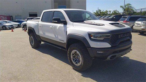 2022款道奇霸王龙皮卡现车86万冰点价格