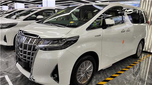 20款丰田埃尔法报价 奢华内饰轻量化车身