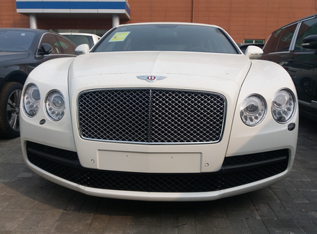 18宾利飞驰V8S港口现车报价多少免消费税