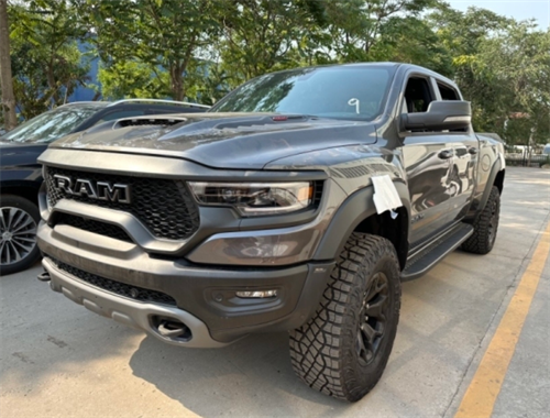 道奇霸王龙二级包灰红满配分期首付20万