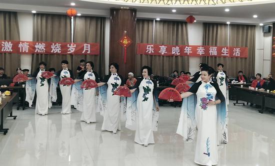 双街村村民丰富的文化生活。