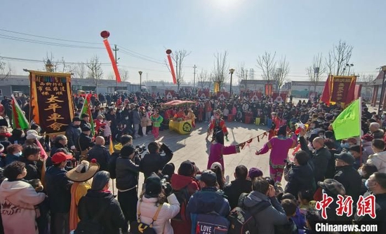 图为天津市级非遗“西柳行太平车会”正在表演。　王在御 摄